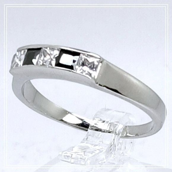 Vintage 90s Silver Princess Cut Black White Stone Channel Set Band Ring Size 10 - Picture 2 of 13